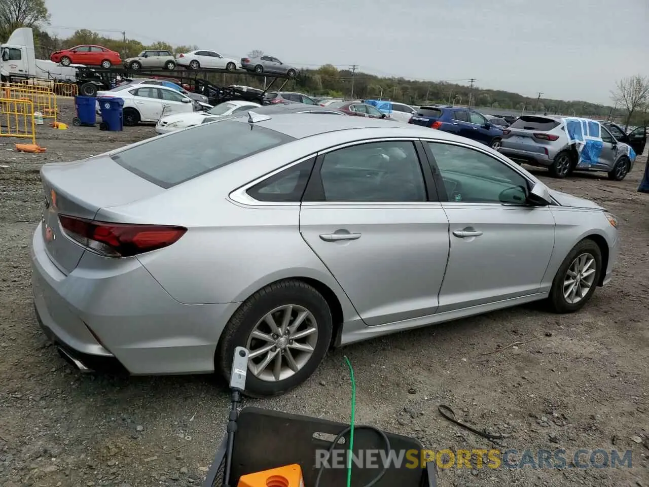 3 Photograph of a damaged car 5NPE24AF0KH754130 HYUNDAI SONATA 2019