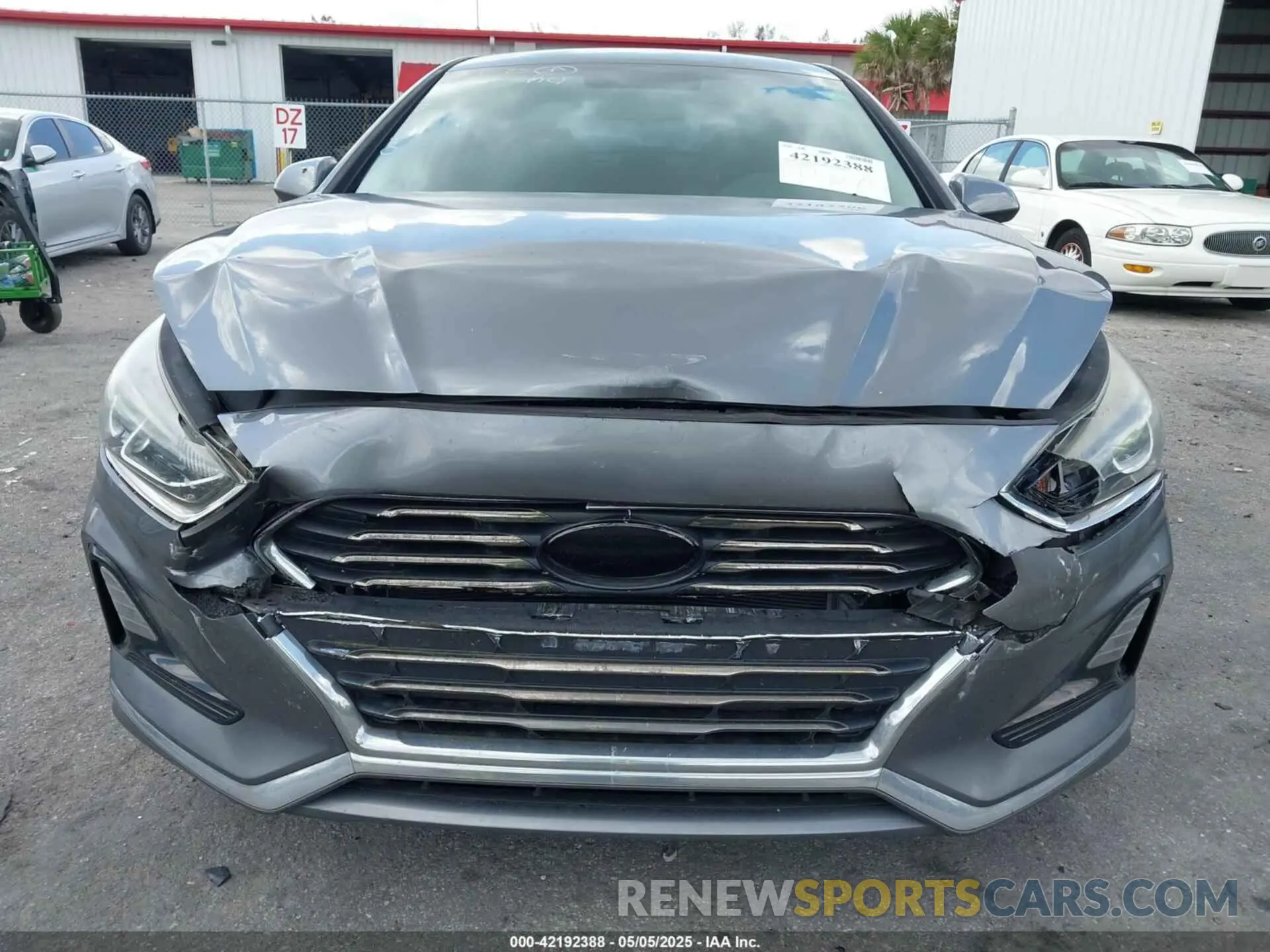 12 Photograph of a damaged car 5NPE24AF0KH771140 HYUNDAI SONATA 2019