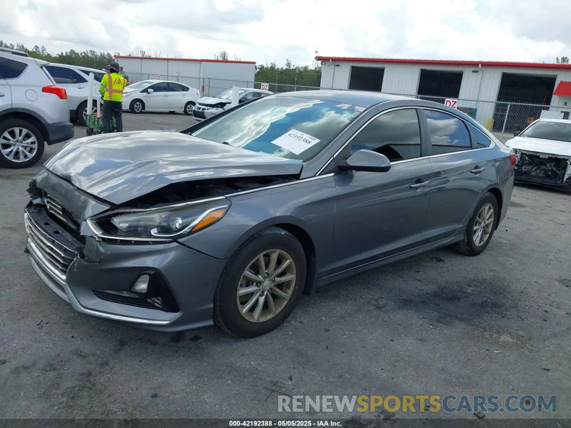 2 Photograph of a damaged car 5NPE24AF0KH771140 HYUNDAI SONATA 2019