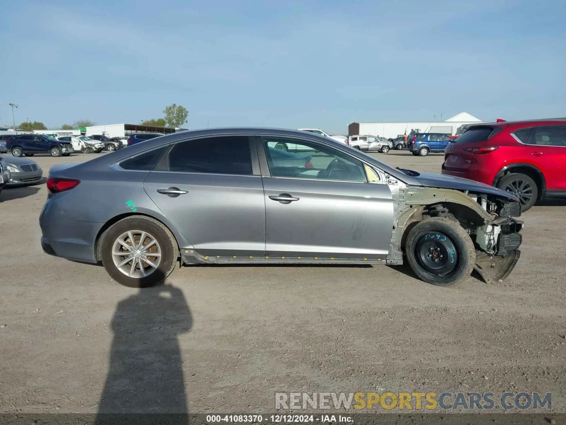 14 Photograph of a damaged car 5NPE24AF0KH774328 HYUNDAI SONATA 2019