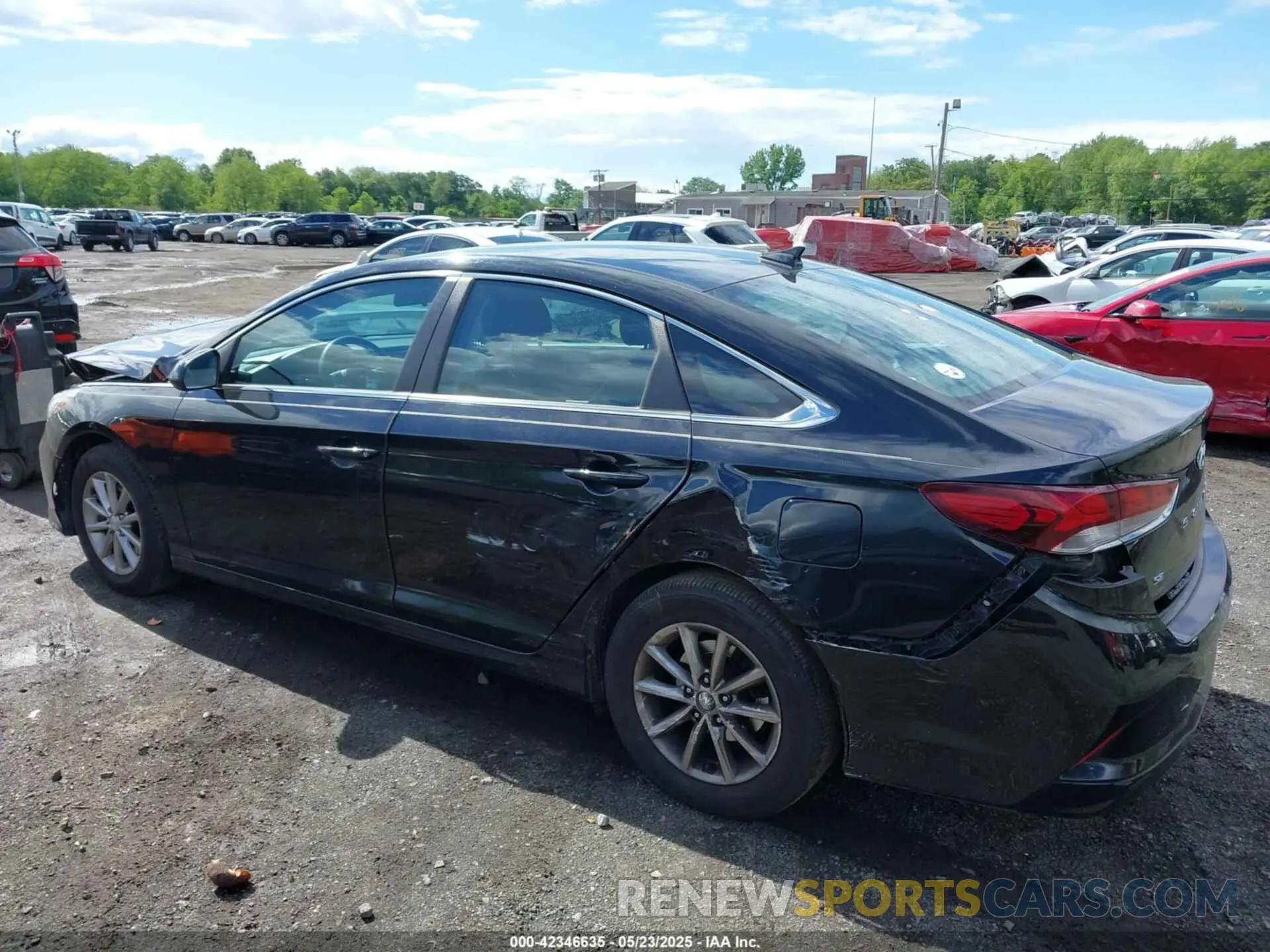 17 Photograph of a damaged car 5NPE24AF0KH776953 HYUNDAI SONATA 2019