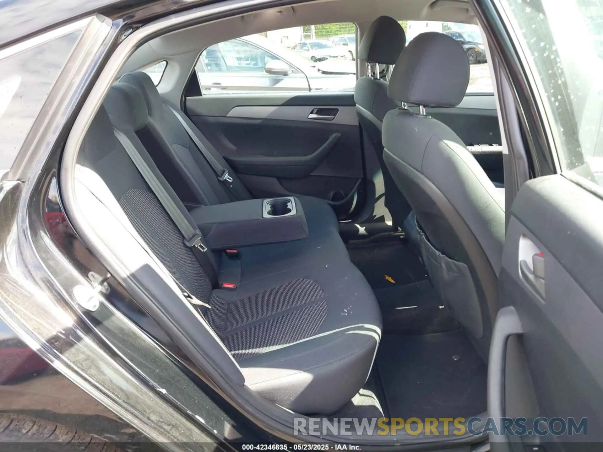 8 Photograph of a damaged car 5NPE24AF0KH776953 HYUNDAI SONATA 2019