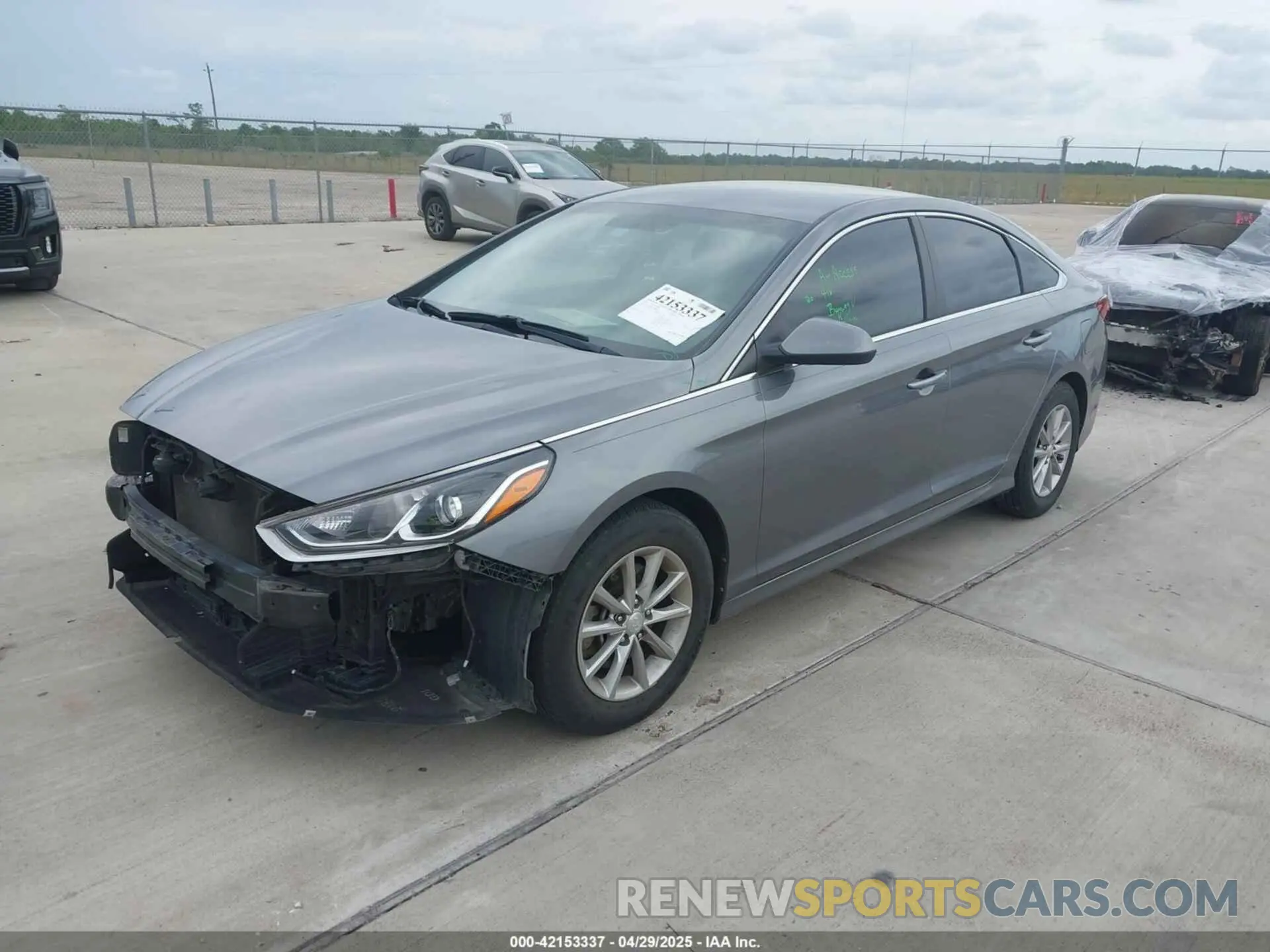 2 Photograph of a damaged car 5NPE24AF0KH777648 HYUNDAI SONATA 2019