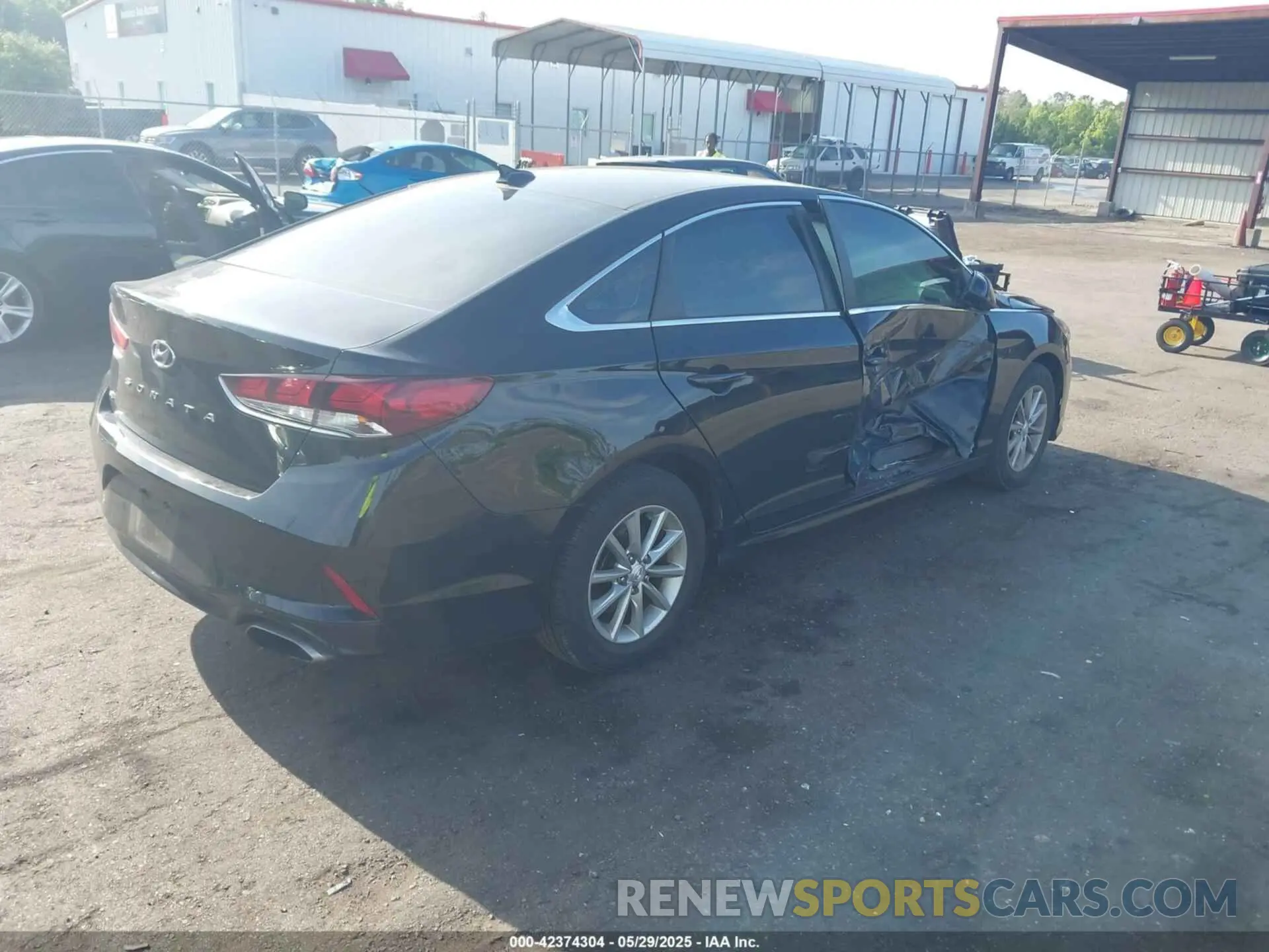 4 Photograph of a damaged car 5NPE24AF0KH792621 HYUNDAI SONATA 2019