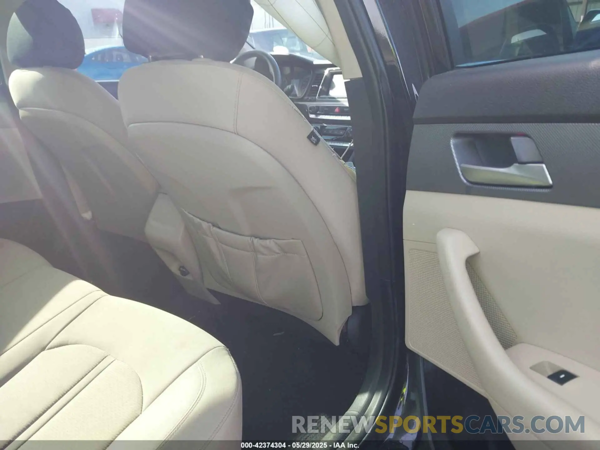 8 Photograph of a damaged car 5NPE24AF0KH792621 HYUNDAI SONATA 2019