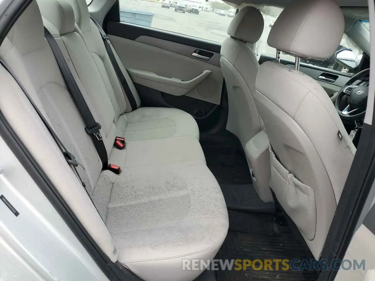 10 Photograph of a damaged car 5NPE24AF0KH799438 HYUNDAI SONATA 2019