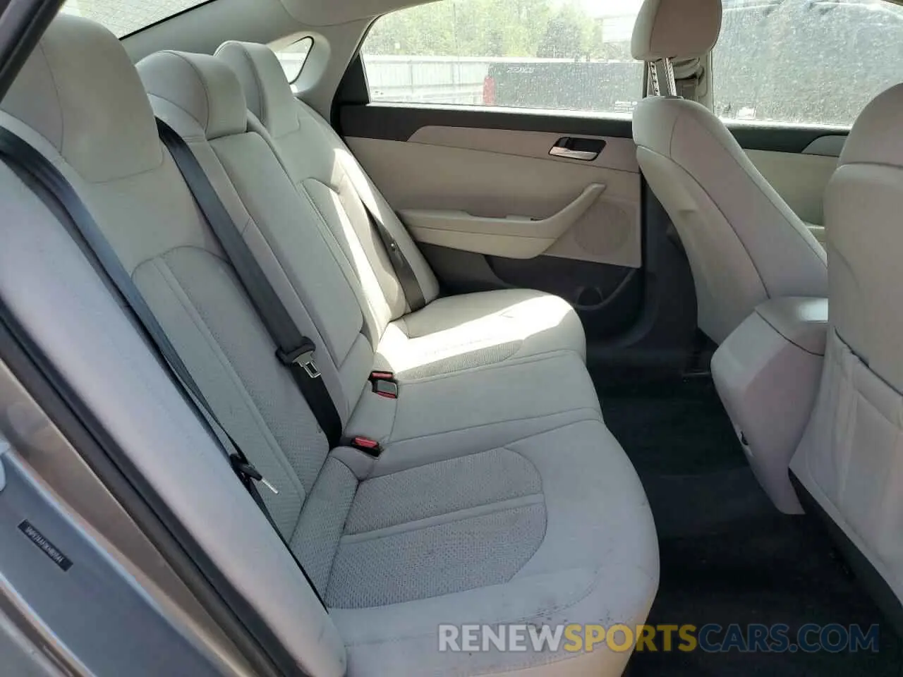 10 Photograph of a damaged car 5NPE24AF0KH801544 HYUNDAI SONATA 2019