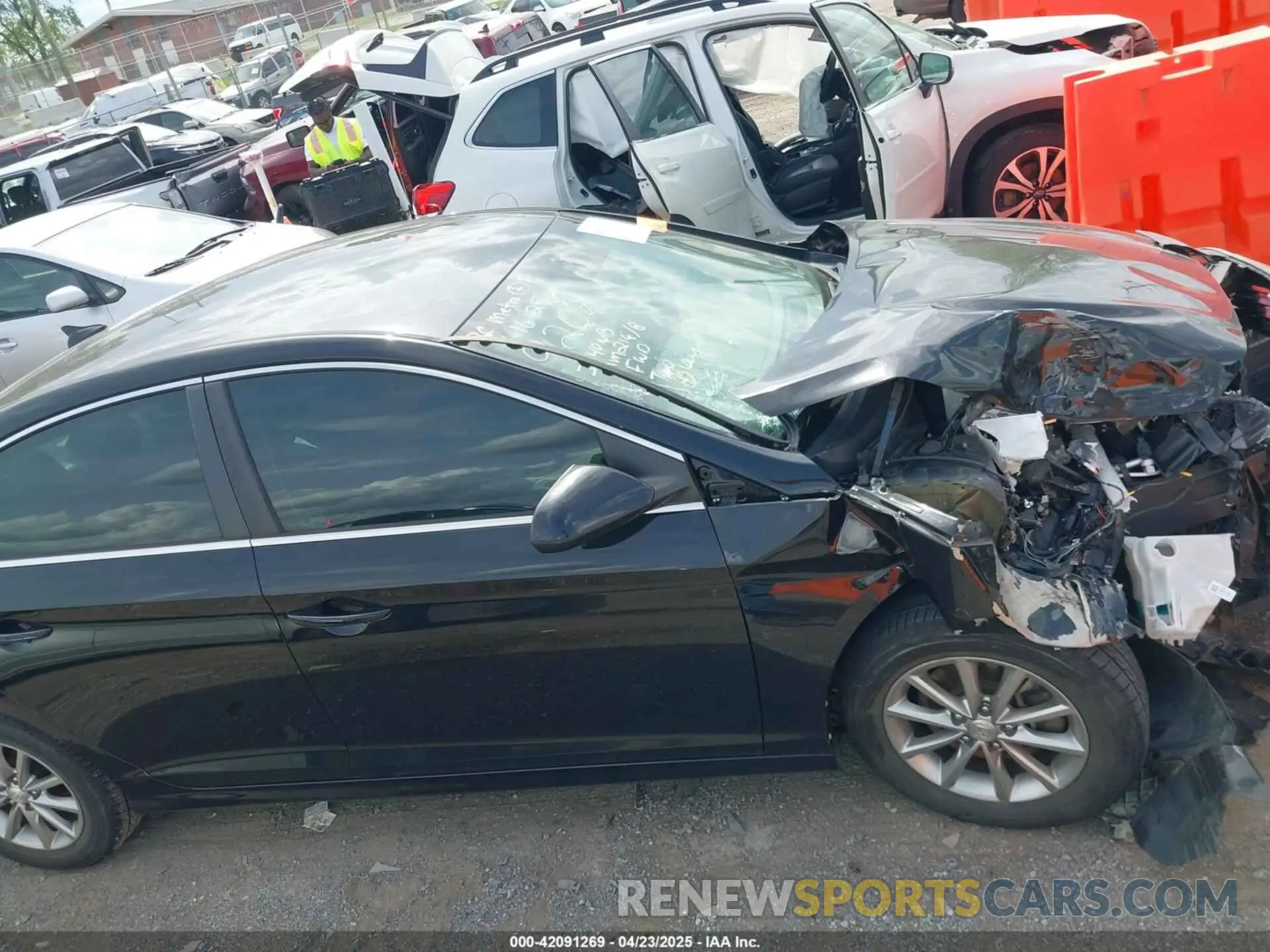 12 Photograph of a damaged car 5NPE24AF1KH739202 HYUNDAI SONATA 2019