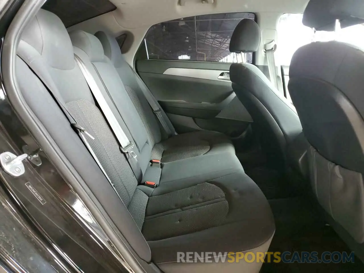 10 Photograph of a damaged car 5NPE24AF1KH739541 HYUNDAI SONATA 2019