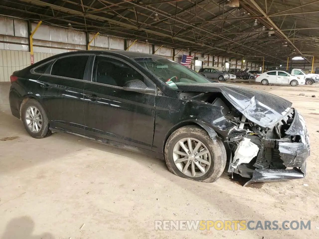 4 Photograph of a damaged car 5NPE24AF1KH739541 HYUNDAI SONATA 2019