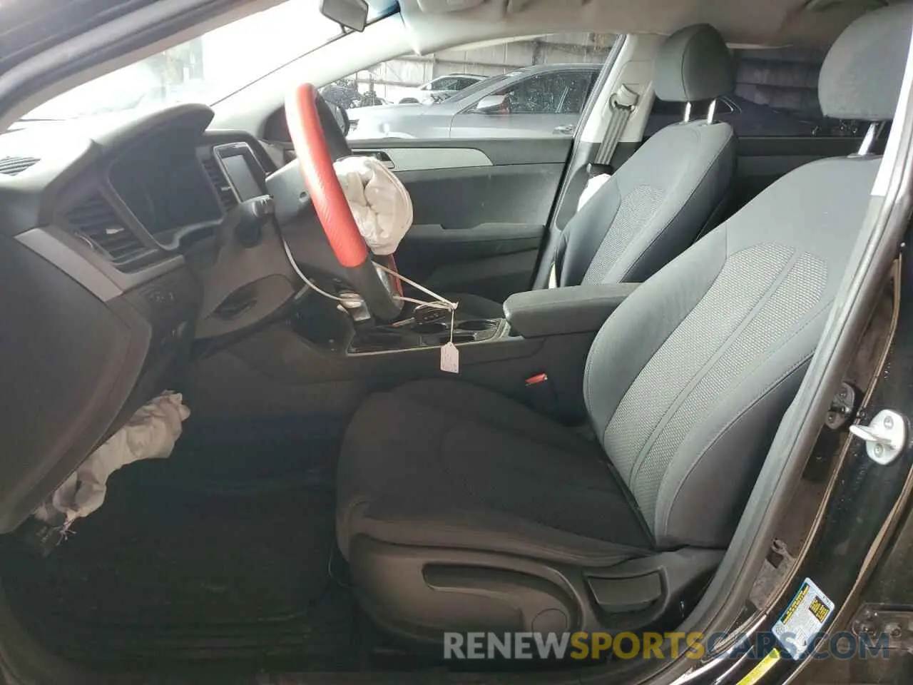 7 Photograph of a damaged car 5NPE24AF1KH739541 HYUNDAI SONATA 2019