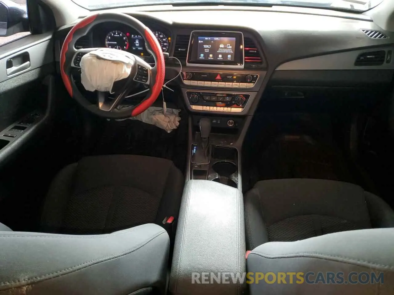 8 Photograph of a damaged car 5NPE24AF1KH739541 HYUNDAI SONATA 2019