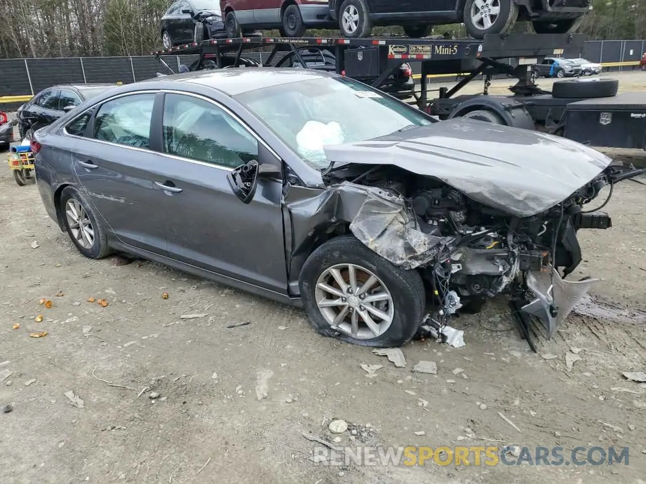4 Photograph of a damaged car 5NPE24AF1KH742892 HYUNDAI SONATA 2019