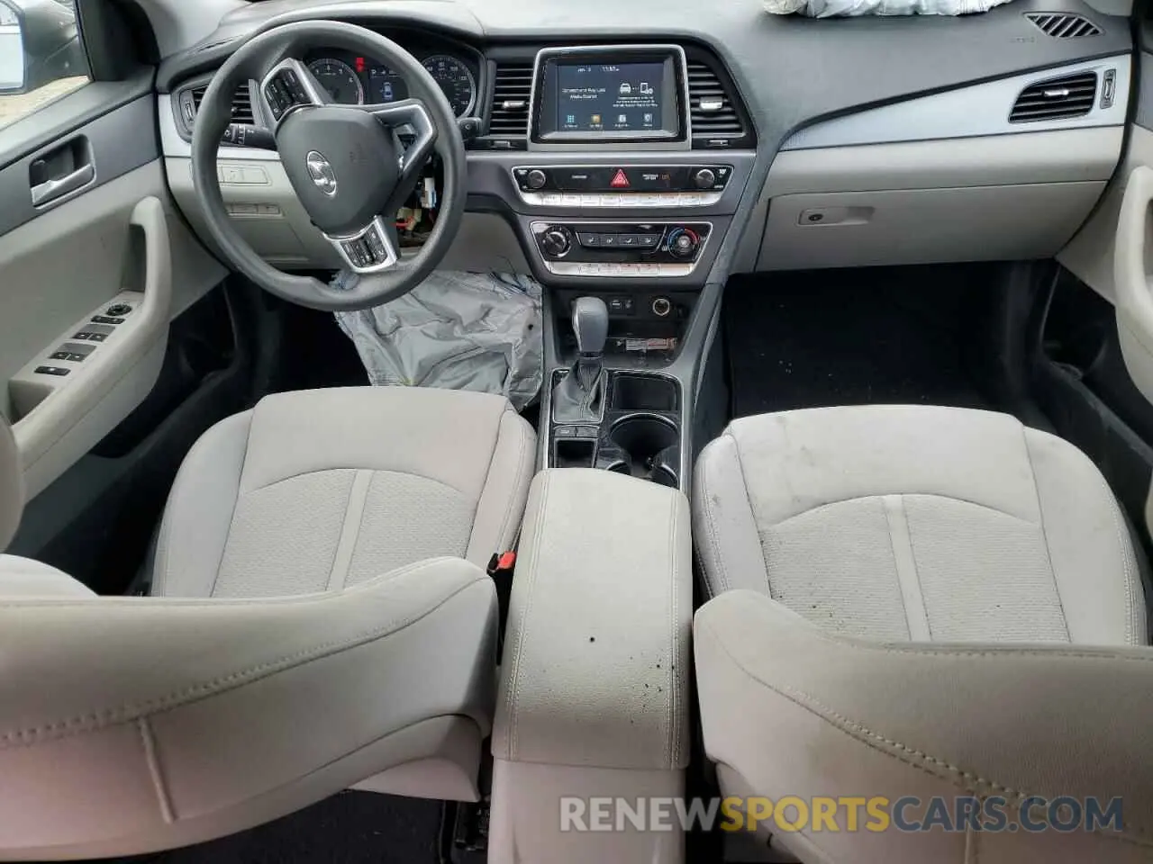 8 Photograph of a damaged car 5NPE24AF1KH742892 HYUNDAI SONATA 2019