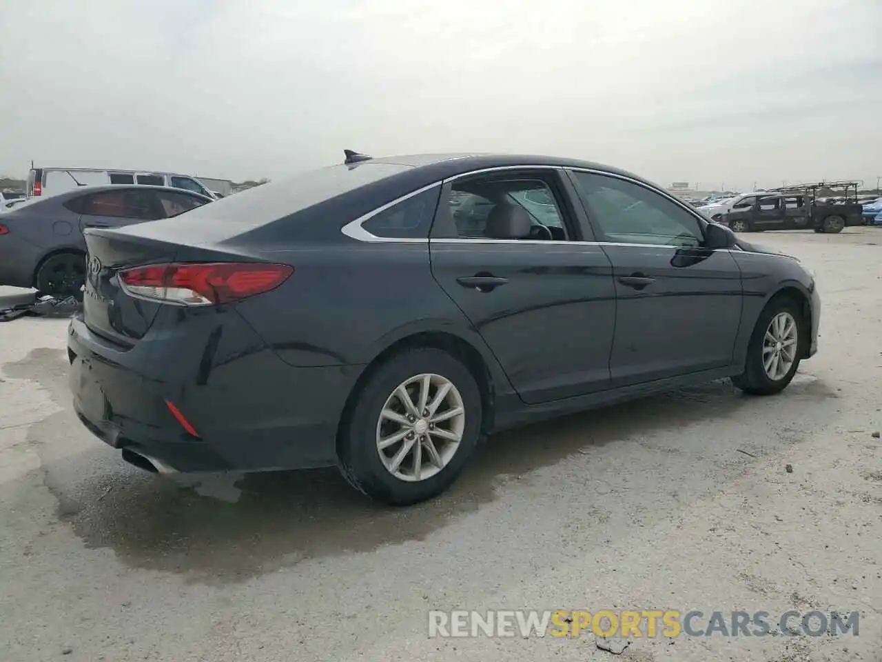 3 Photograph of a damaged car 5NPE24AF1KH750507 HYUNDAI SONATA 2019