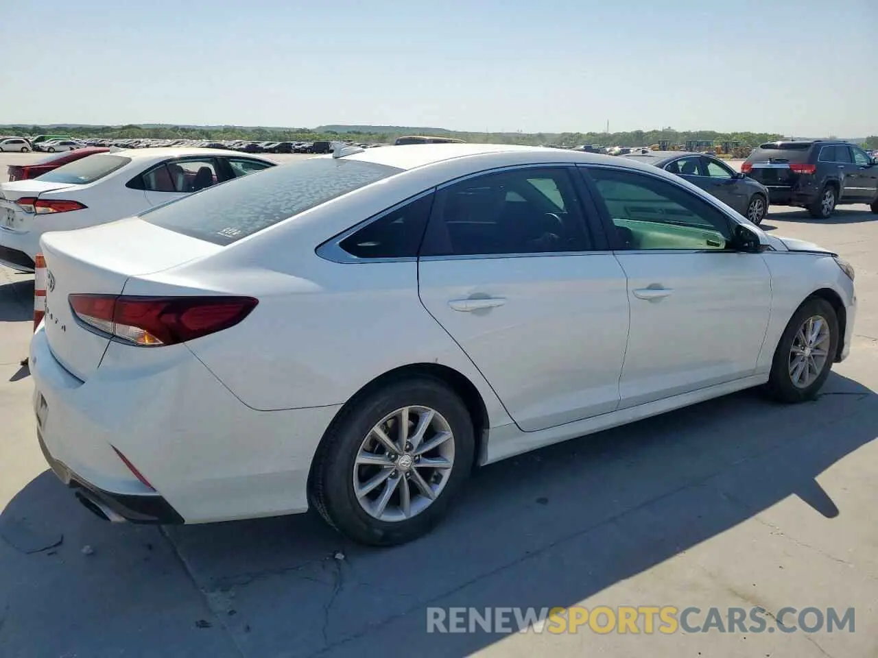 3 Photograph of a damaged car 5NPE24AF1KH756470 HYUNDAI SONATA 2019
