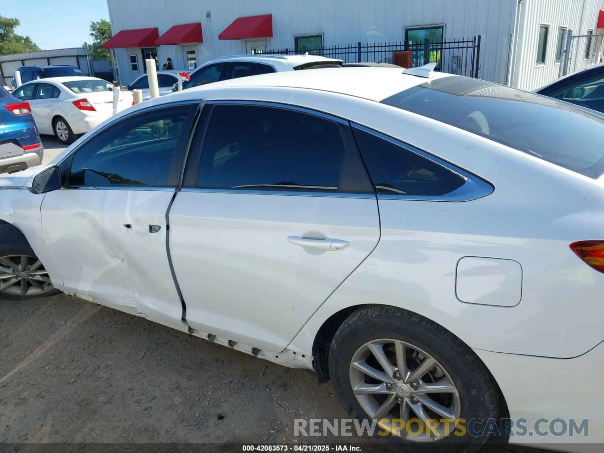 14 Photograph of a damaged car 5NPE24AF1KH758736 HYUNDAI SONATA 2019