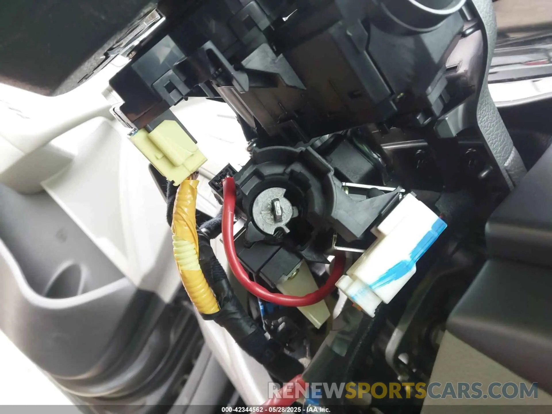 11 Photograph of a damaged car 5NPE24AF1KH758946 HYUNDAI SONATA 2019