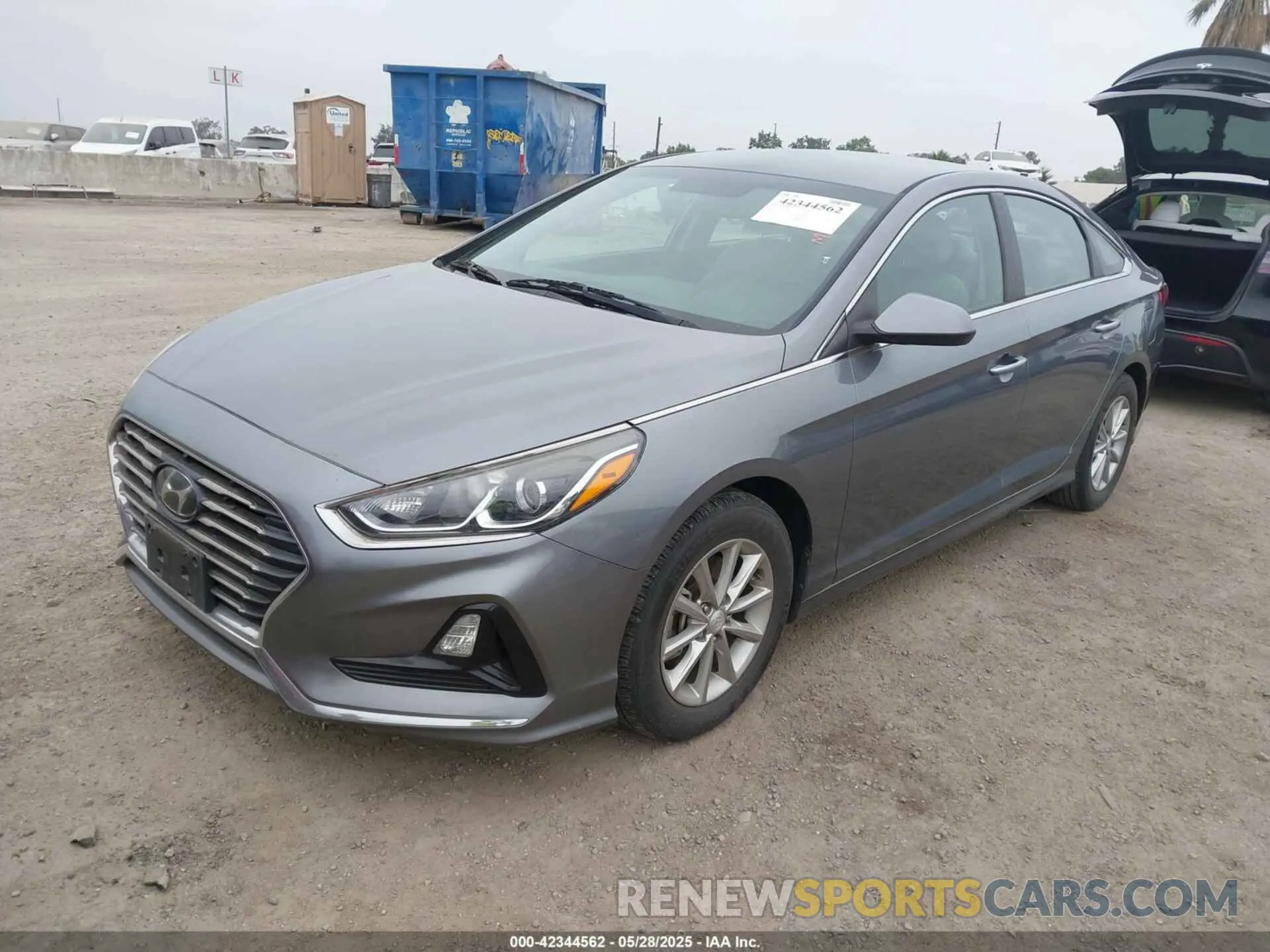 2 Photograph of a damaged car 5NPE24AF1KH758946 HYUNDAI SONATA 2019