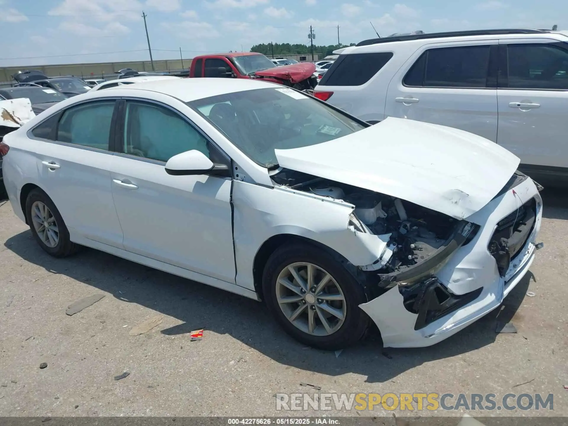 1 Photograph of a damaged car 5NPE24AF1KH774158 HYUNDAI SONATA 2019