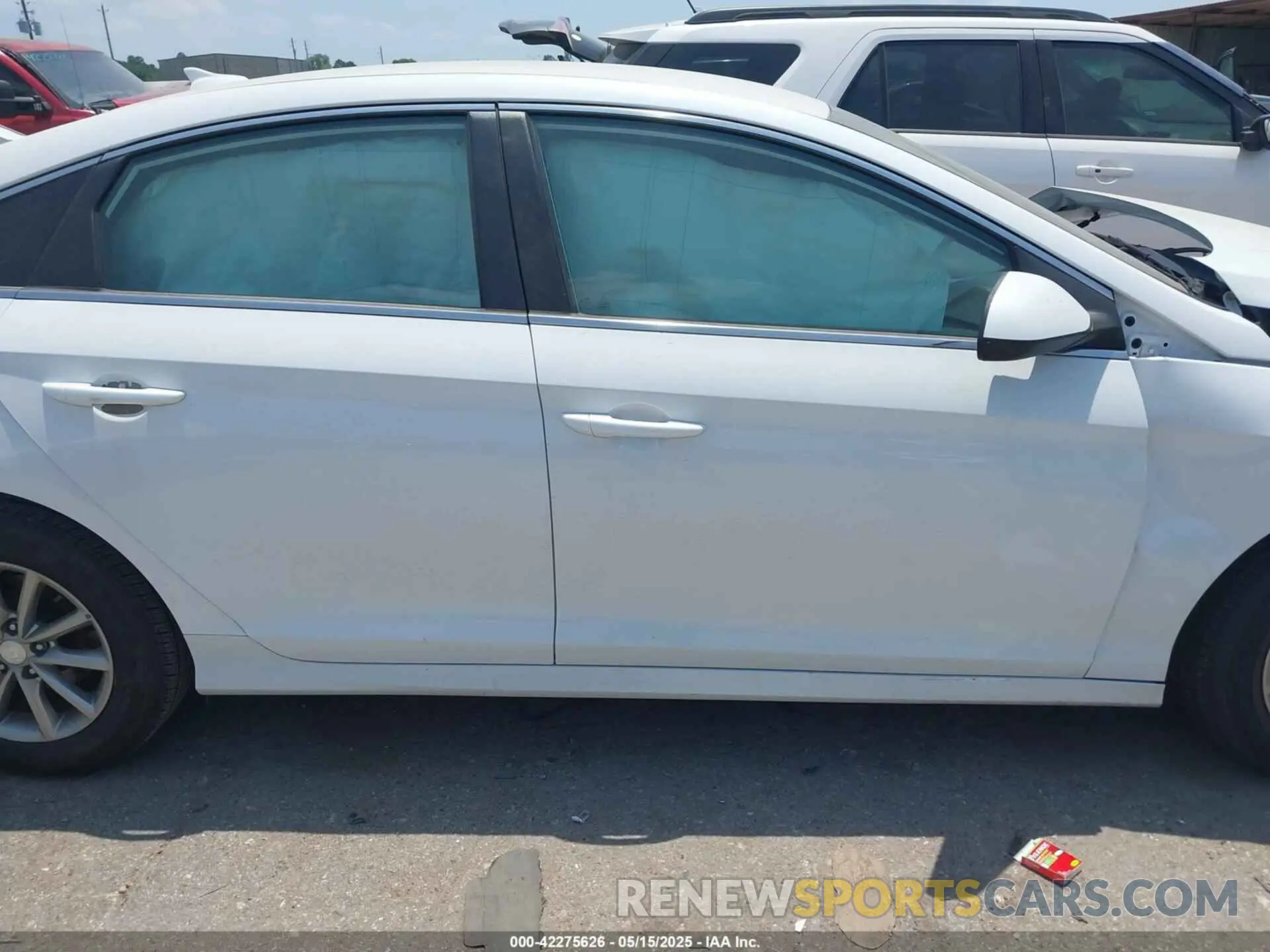 13 Photograph of a damaged car 5NPE24AF1KH774158 HYUNDAI SONATA 2019