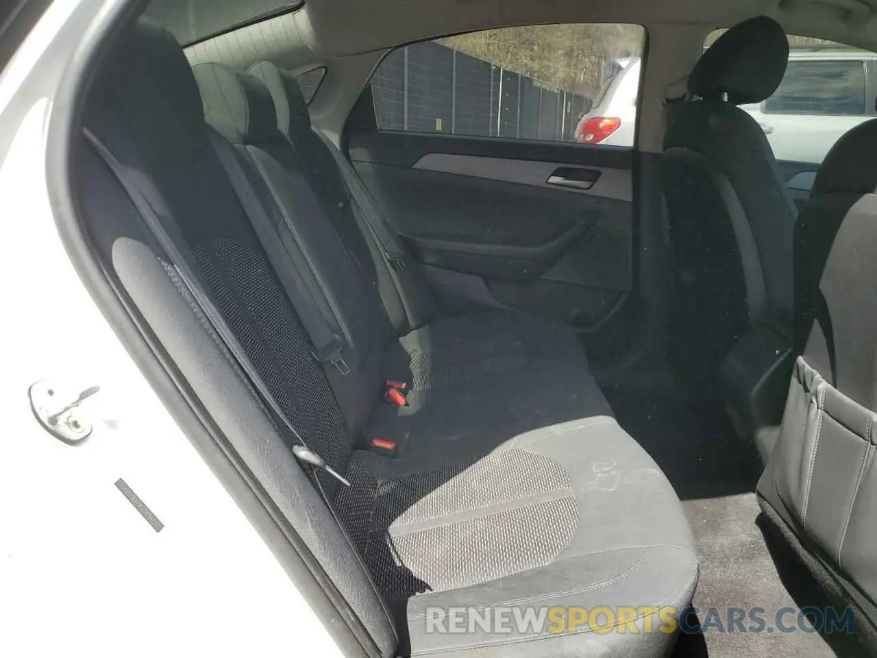 10 Photograph of a damaged car 5NPE24AF1KH789842 HYUNDAI SONATA 2019
