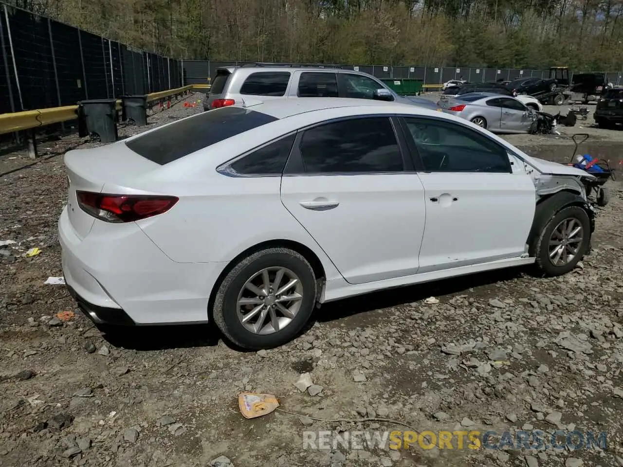 3 Photograph of a damaged car 5NPE24AF1KH789842 HYUNDAI SONATA 2019