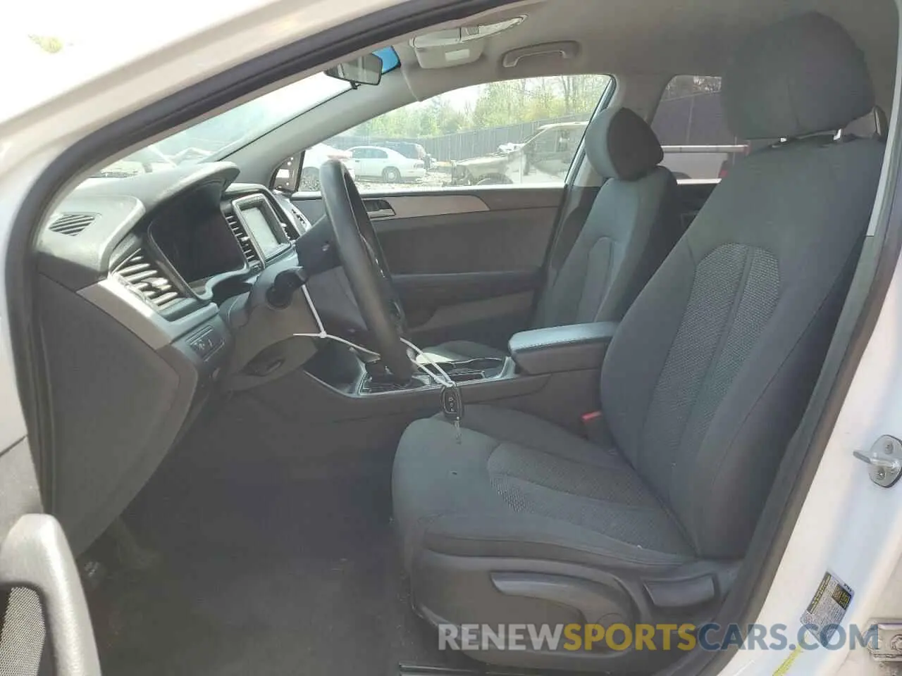 7 Photograph of a damaged car 5NPE24AF1KH789842 HYUNDAI SONATA 2019
