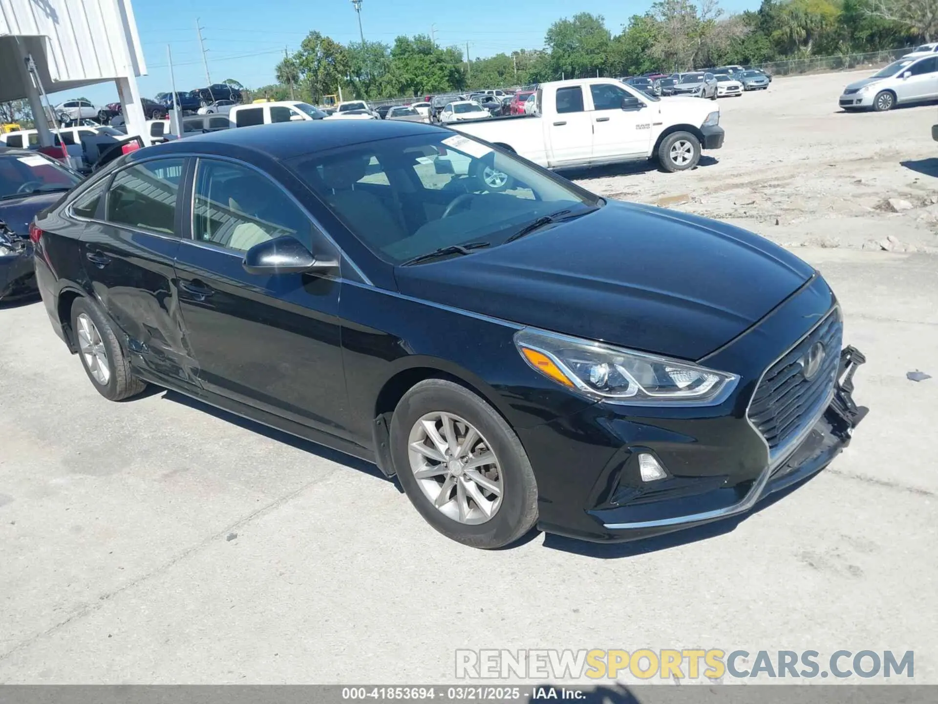 1 Photograph of a damaged car 5NPE24AF1KH796242 HYUNDAI SONATA 2019