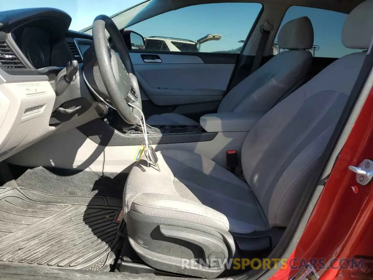 7 Photograph of a damaged car 5NPE24AF1KH800371 HYUNDAI SONATA 2019