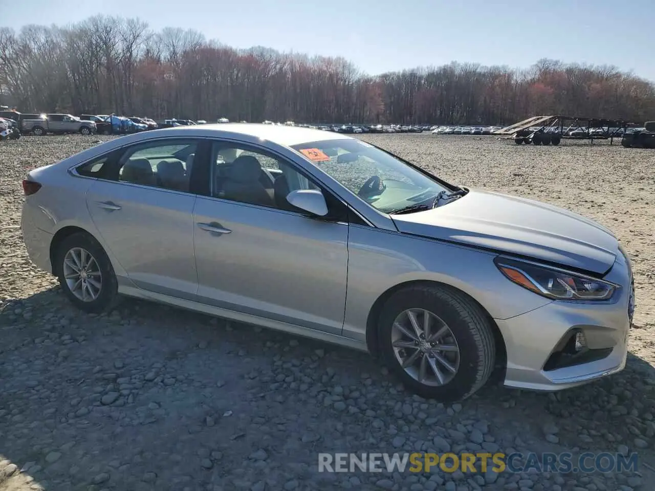 4 Photograph of a damaged car 5NPE24AF1KH814819 HYUNDAI SONATA 2019