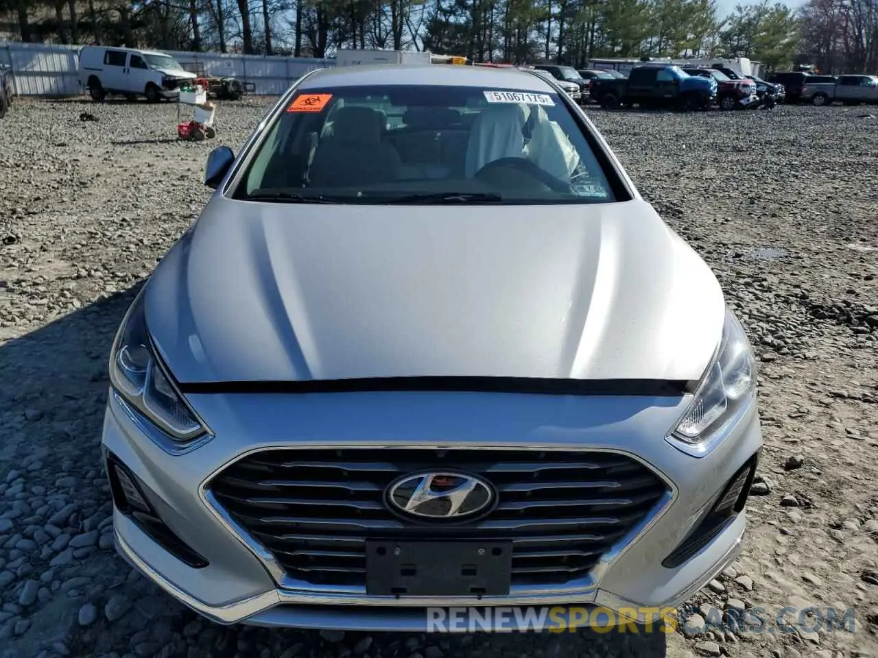 5 Photograph of a damaged car 5NPE24AF1KH814819 HYUNDAI SONATA 2019