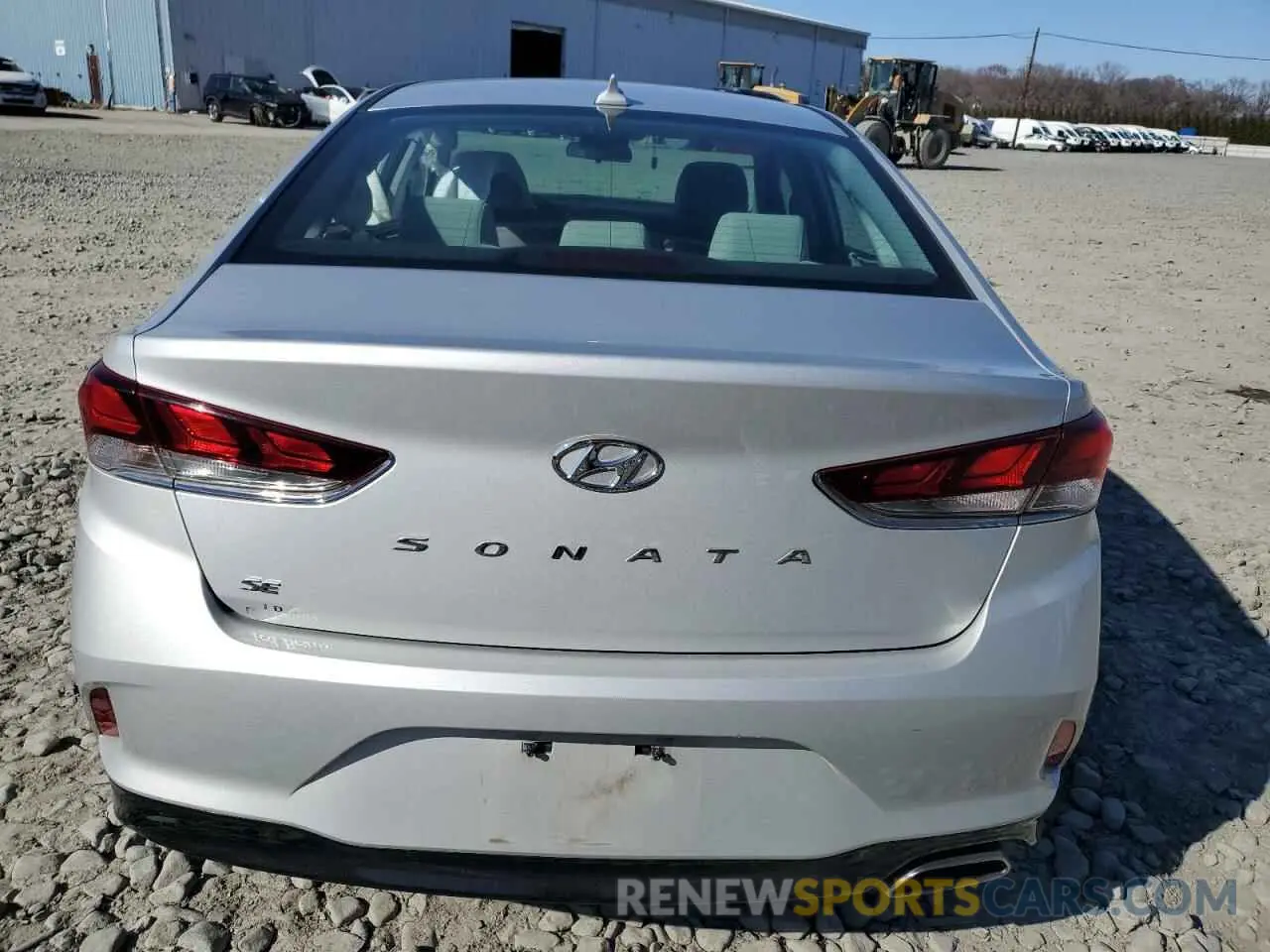 6 Photograph of a damaged car 5NPE24AF1KH814819 HYUNDAI SONATA 2019