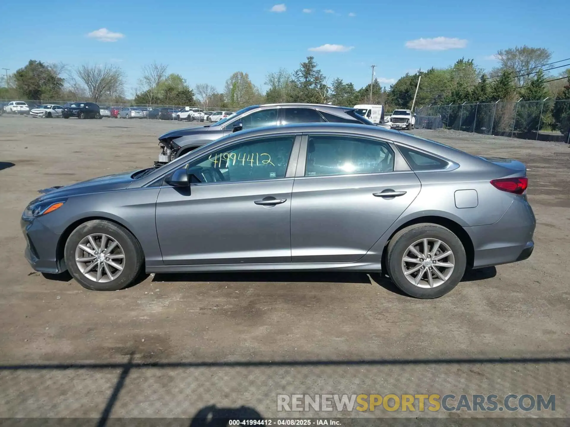 14 Photograph of a damaged car 5NPE24AF2KH740164 HYUNDAI SONATA 2019