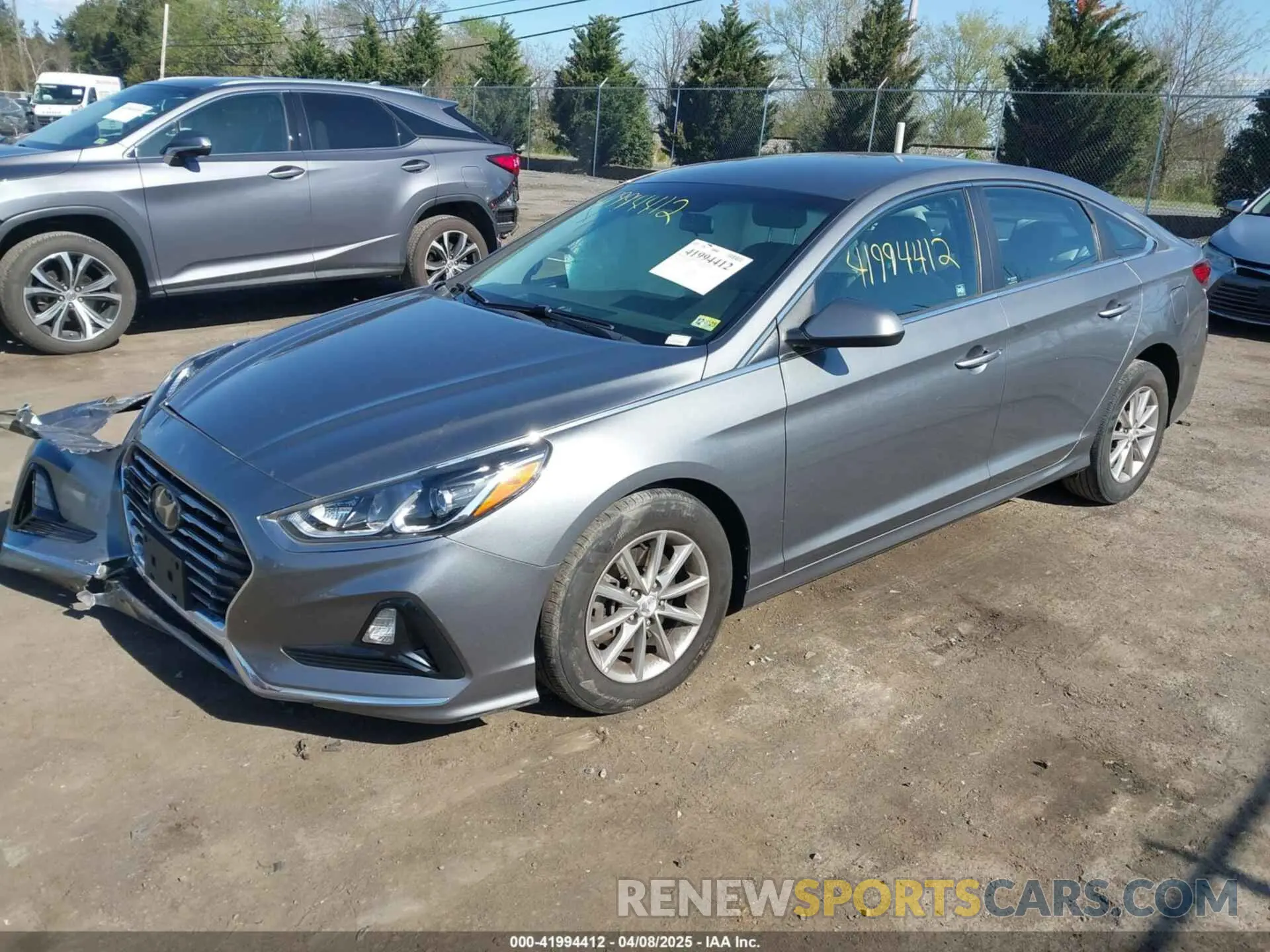 2 Photograph of a damaged car 5NPE24AF2KH740164 HYUNDAI SONATA 2019