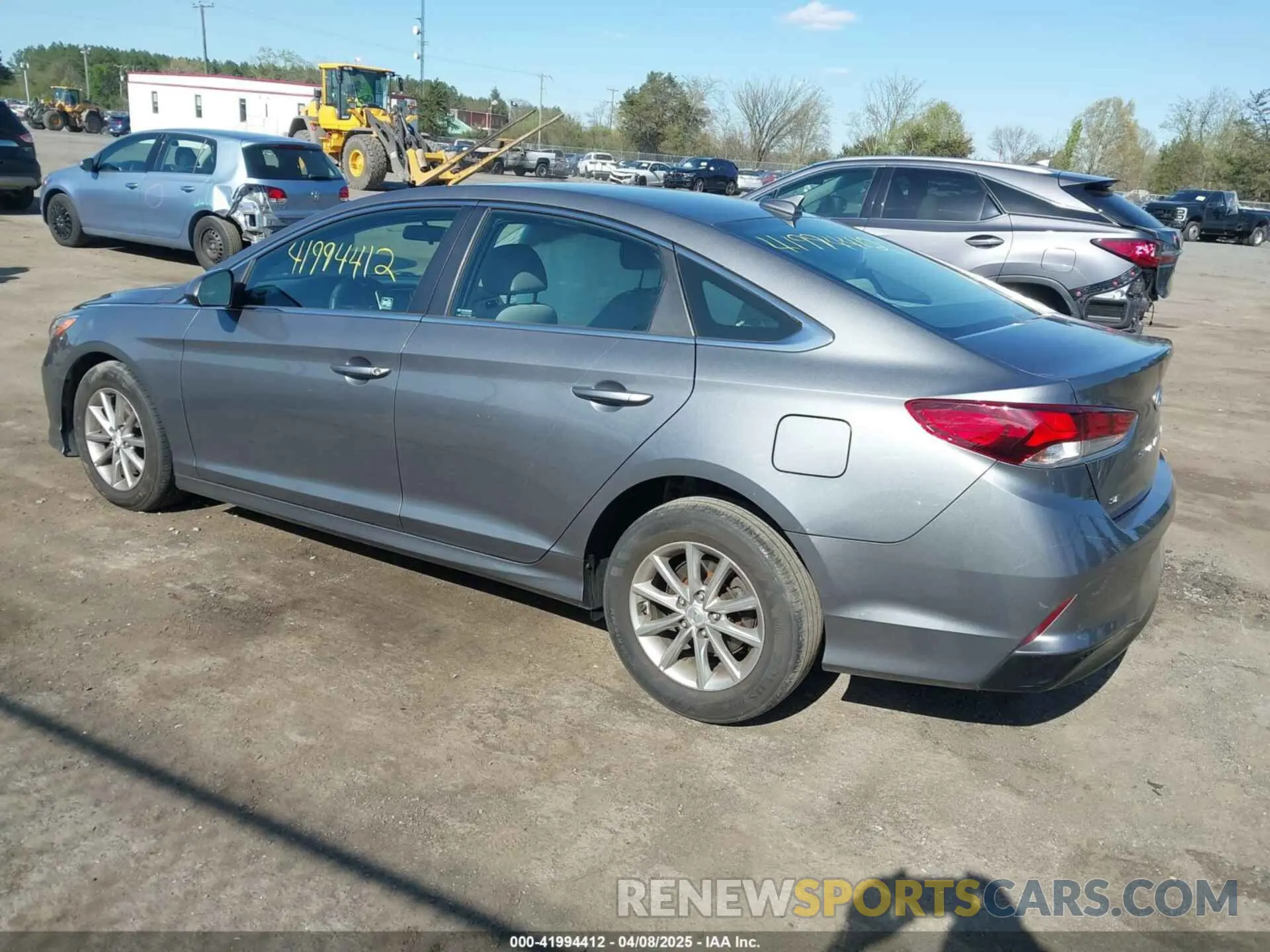 3 Photograph of a damaged car 5NPE24AF2KH740164 HYUNDAI SONATA 2019