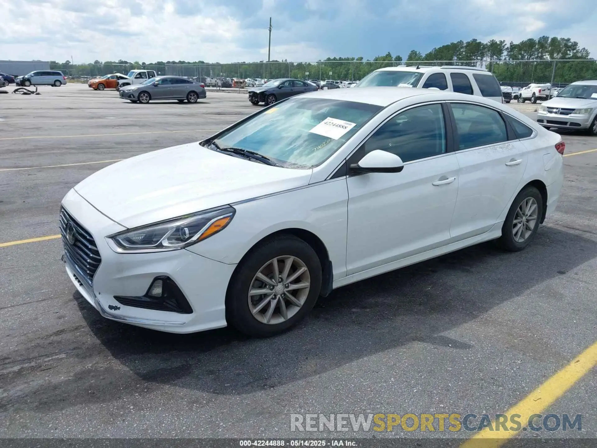 2 Photograph of a damaged car 5NPE24AF2KH740200 HYUNDAI SONATA 2019