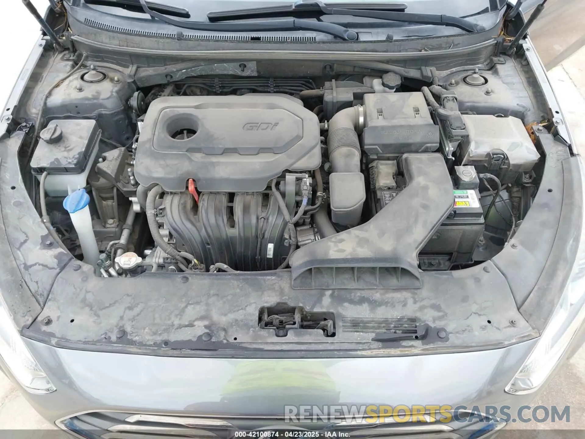 10 Photograph of a damaged car 5NPE24AF2KH745414 HYUNDAI SONATA 2019
