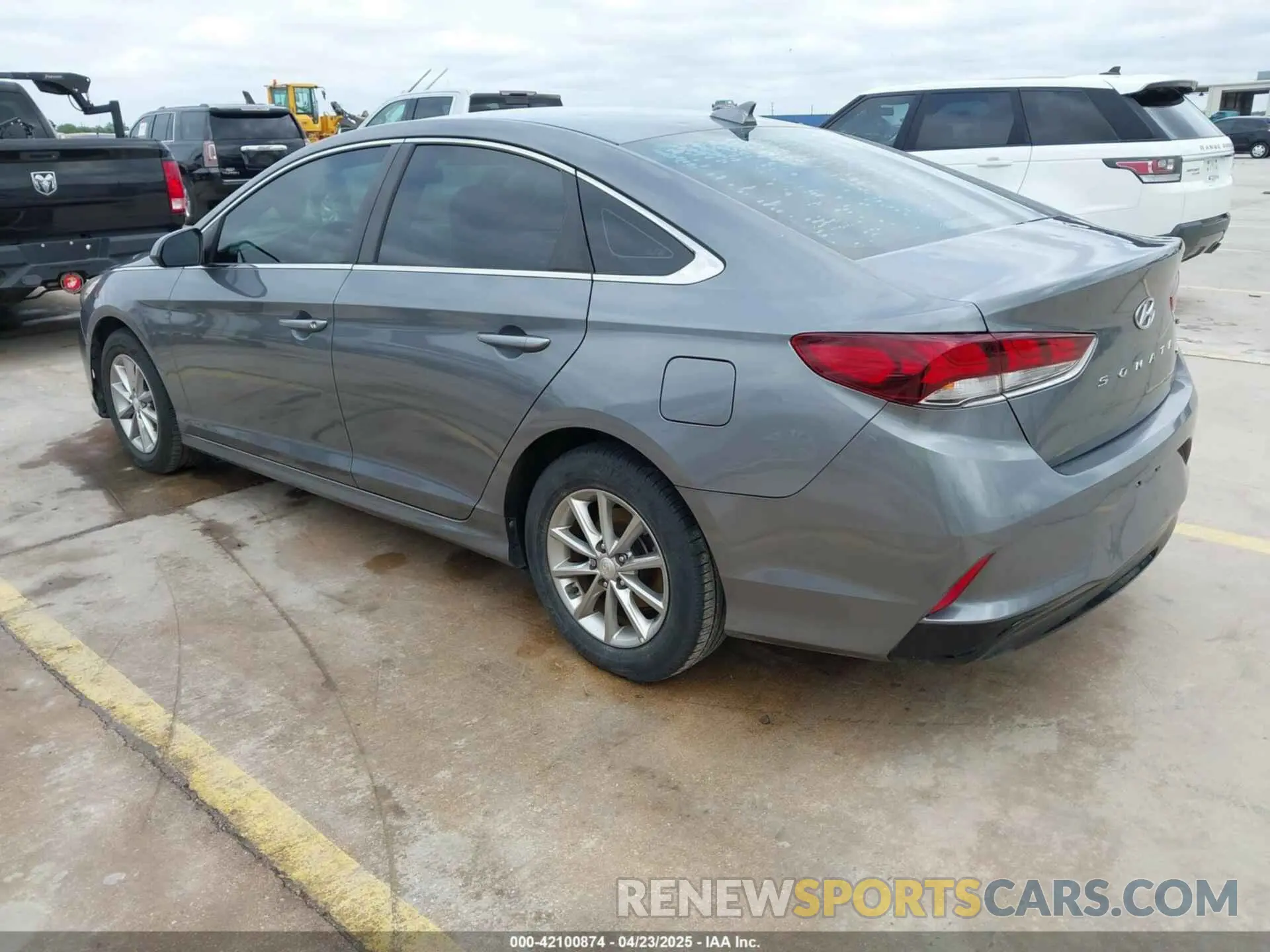 3 Photograph of a damaged car 5NPE24AF2KH745414 HYUNDAI SONATA 2019