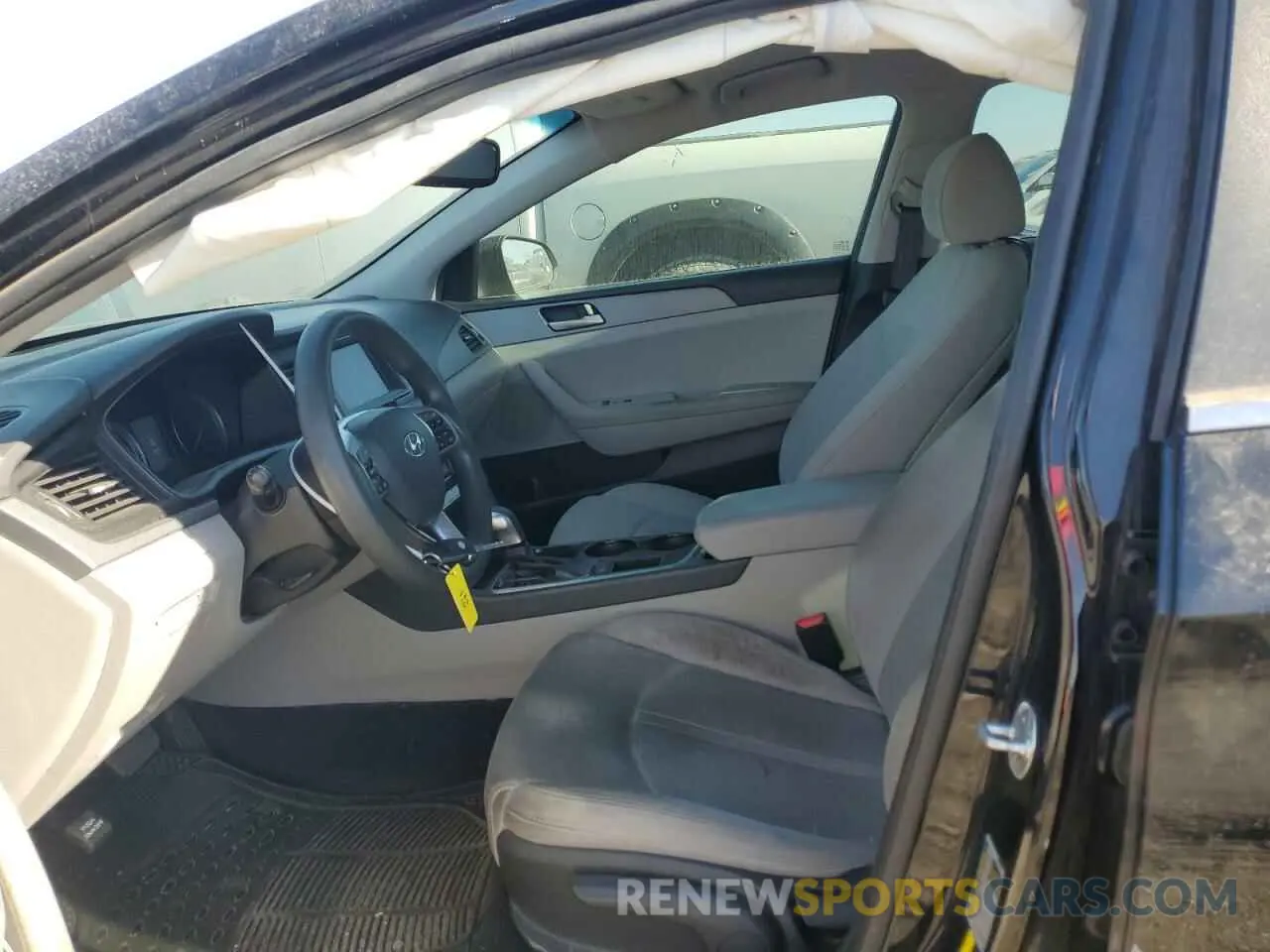 7 Photograph of a damaged car 5NPE24AF2KH745879 HYUNDAI SONATA 2019