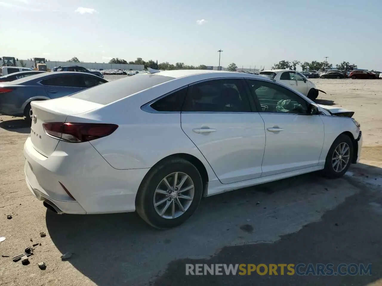 3 Photograph of a damaged car 5NPE24AF2KH748667 HYUNDAI SONATA 2019