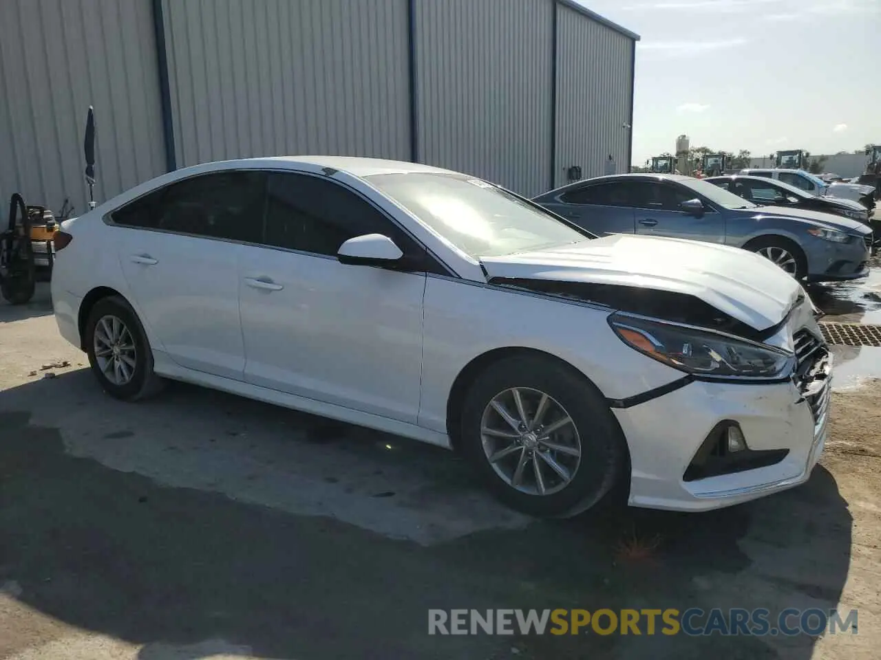 4 Photograph of a damaged car 5NPE24AF2KH748667 HYUNDAI SONATA 2019