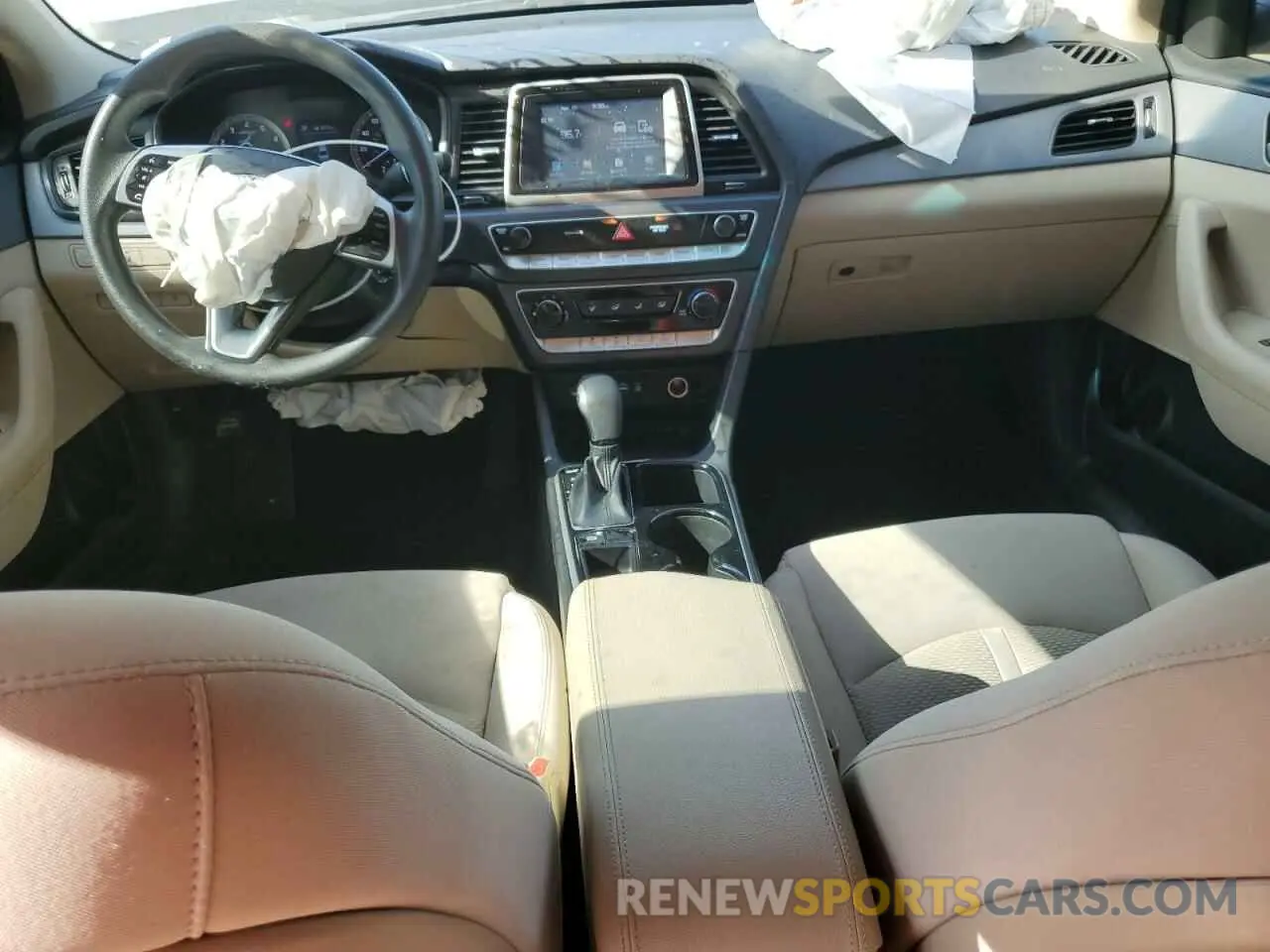 8 Photograph of a damaged car 5NPE24AF2KH748667 HYUNDAI SONATA 2019