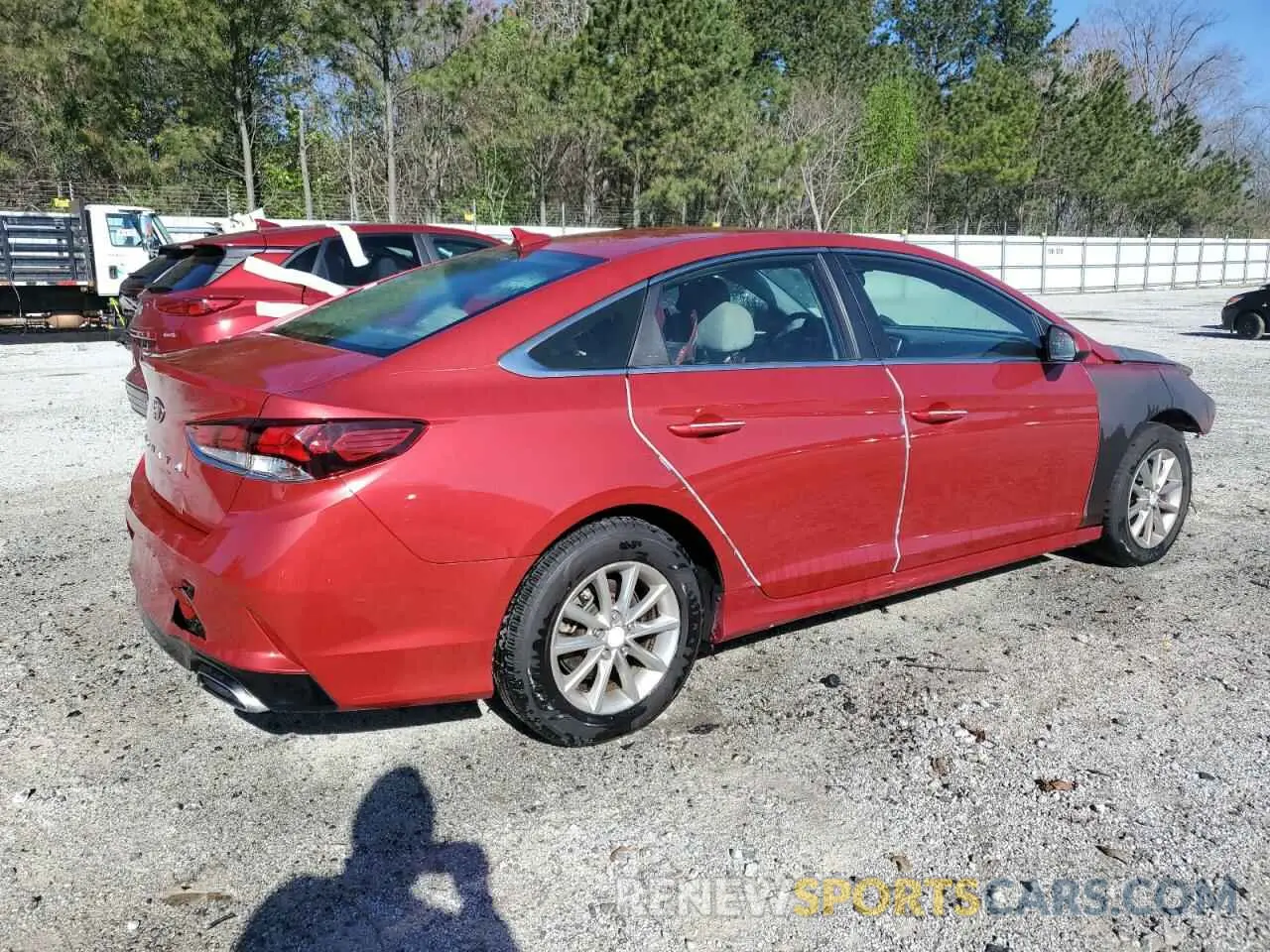 3 Photograph of a damaged car 5NPE24AF2KH751522 HYUNDAI SONATA 2019
