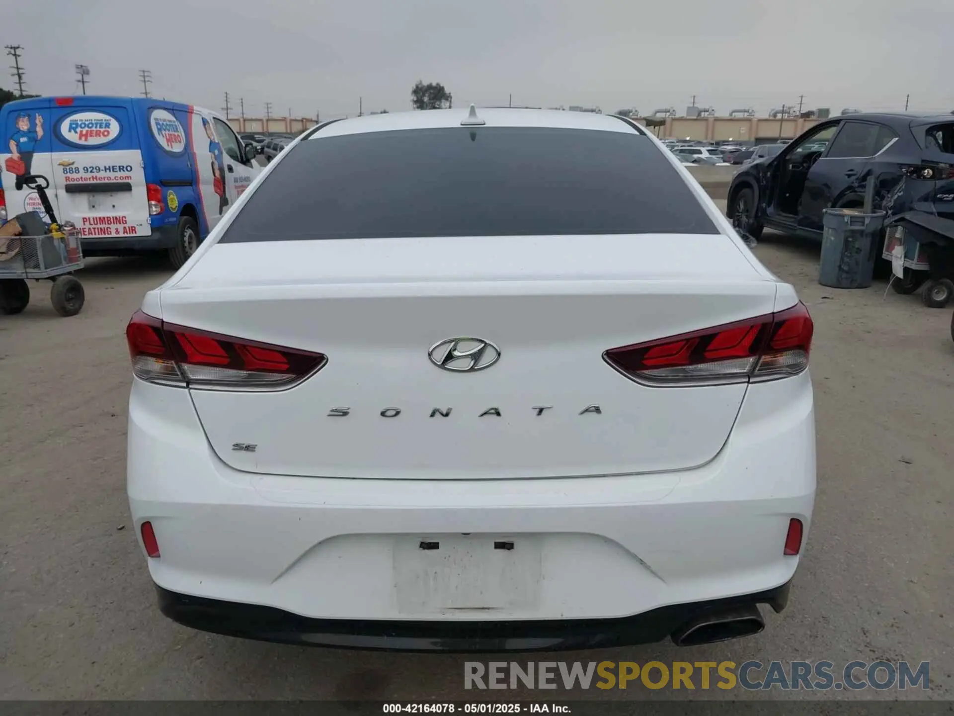 16 Photograph of a damaged car 5NPE24AF2KH753870 HYUNDAI SONATA 2019