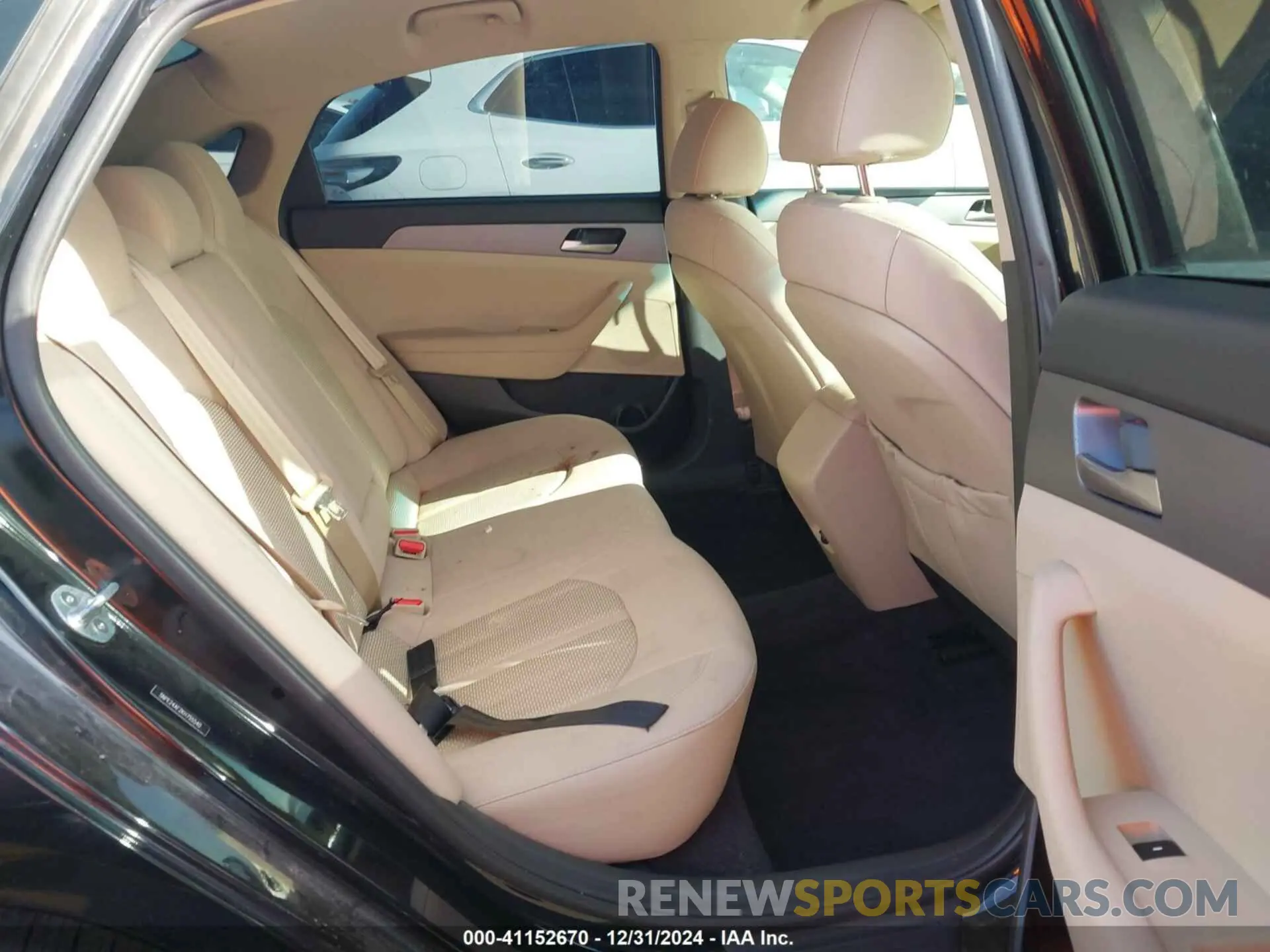 8 Photograph of a damaged car 5NPE24AF2KH755540 HYUNDAI SONATA 2019