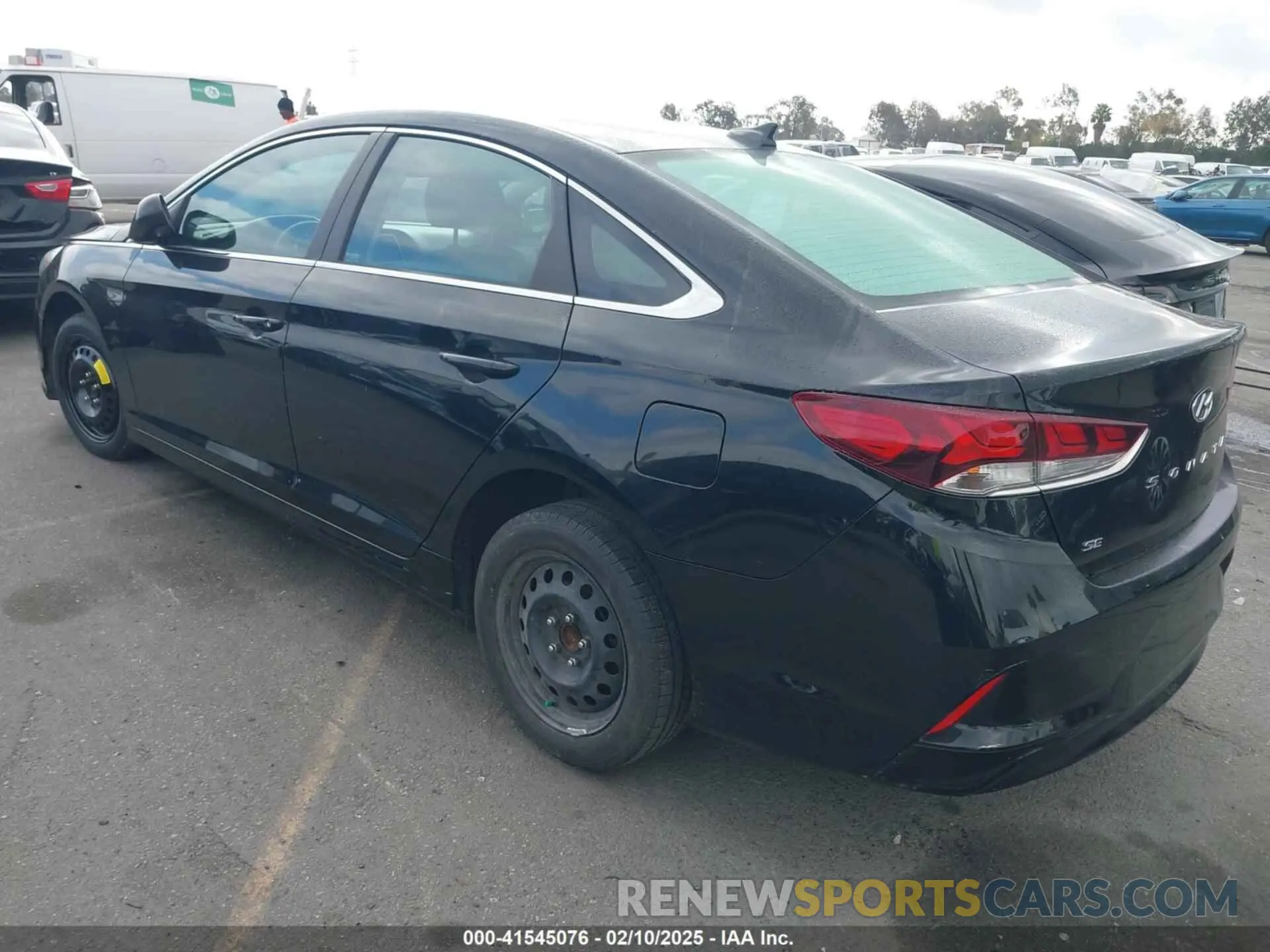 3 Photograph of a damaged car 5NPE24AF2KH769003 HYUNDAI SONATA 2019