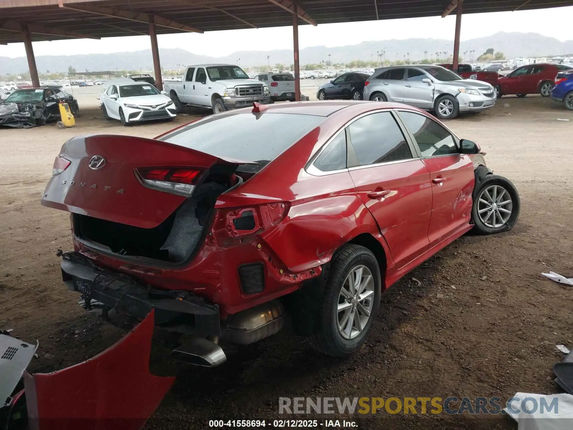 4 Photograph of a damaged car 5NPE24AF2KH776629 HYUNDAI SONATA 2019