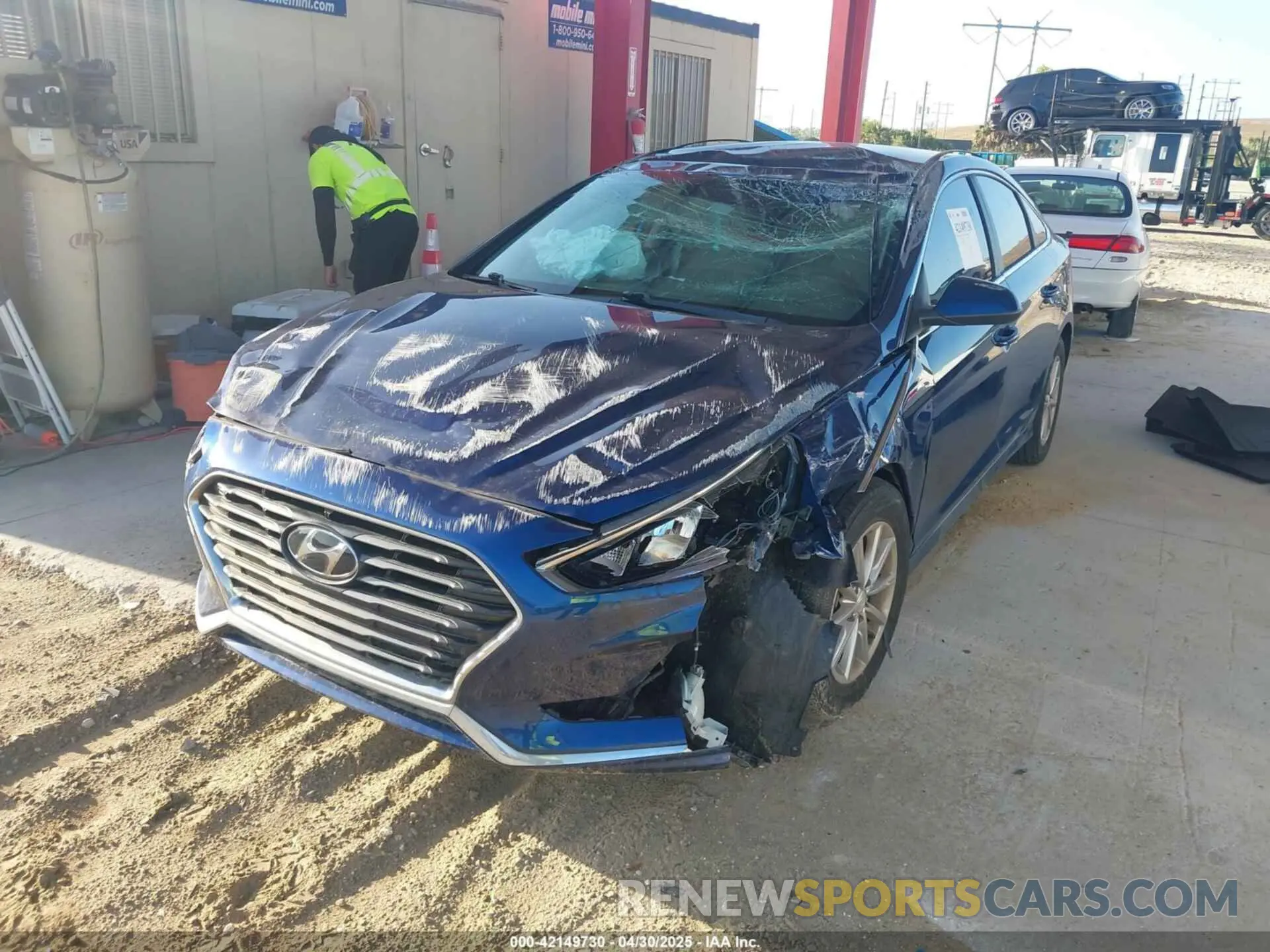 2 Photograph of a damaged car 5NPE24AF2KH780972 HYUNDAI SONATA 2019