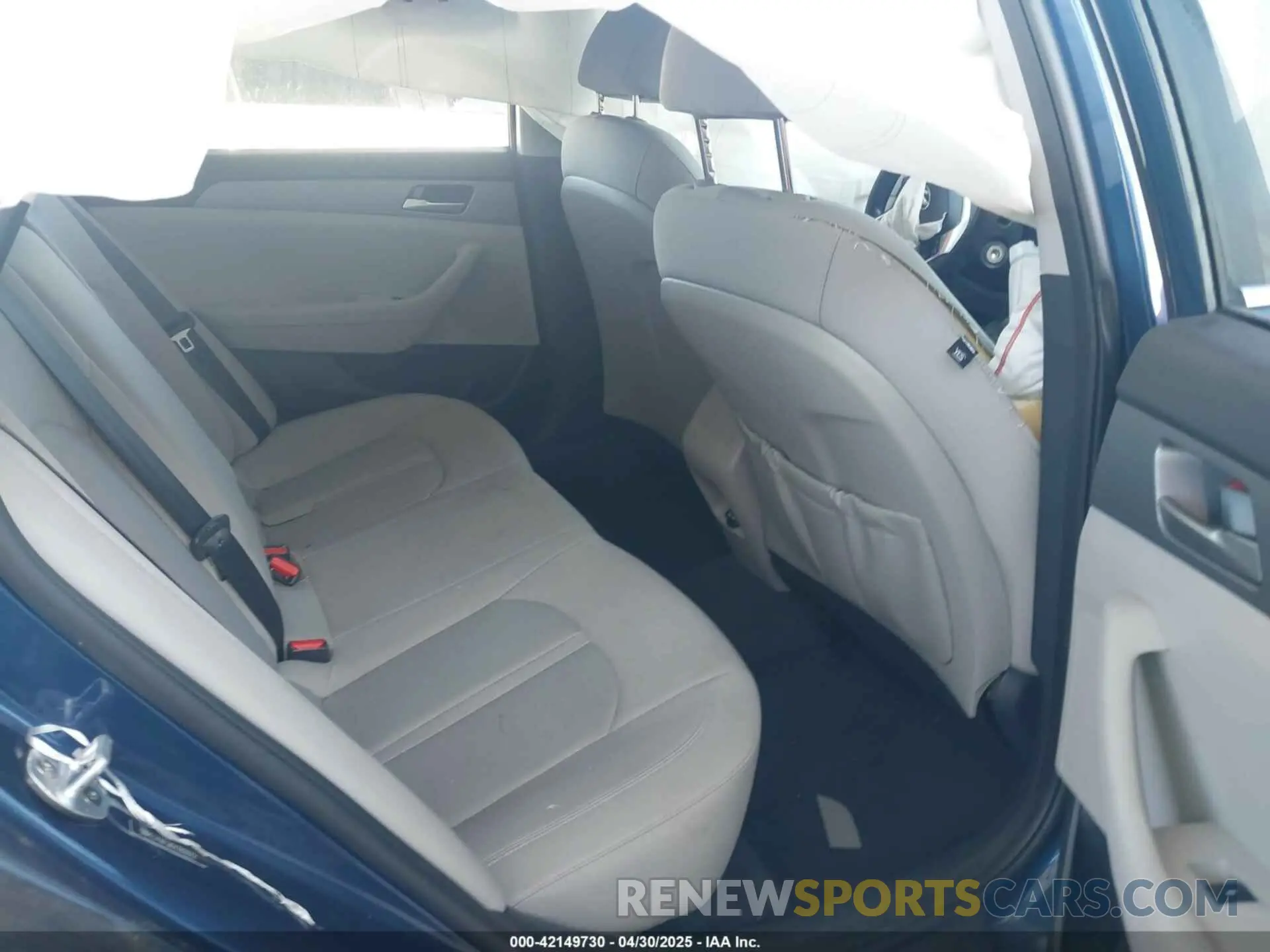 8 Photograph of a damaged car 5NPE24AF2KH780972 HYUNDAI SONATA 2019